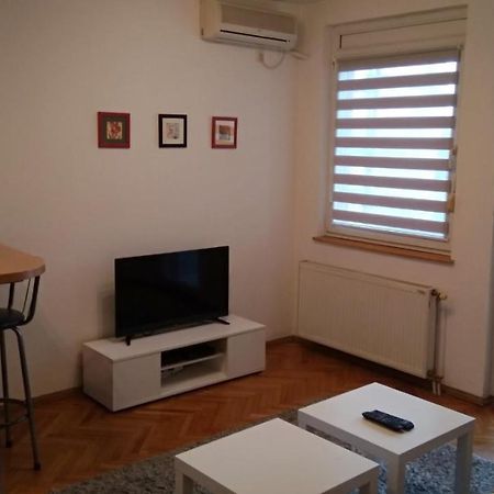 Jovana'S Apartment Нови-Сад Экстерьер фото