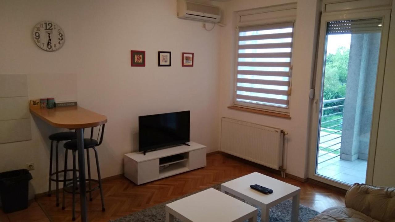 Jovana'S Apartment Нови-Сад Экстерьер фото